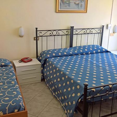 Albergo Golfo ฟอลลอนนีกา ภายนอก รูปภาพ