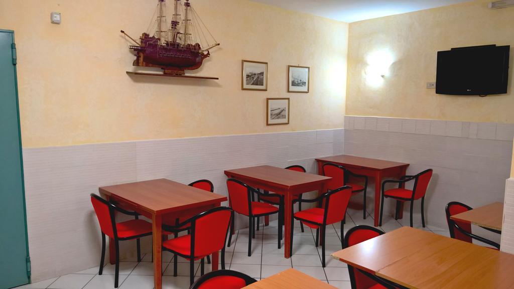 Albergo Golfo ฟอลลอนนีกา ภายนอก รูปภาพ