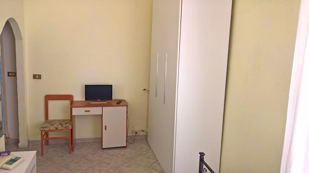 Albergo Golfo ฟอลลอนนีกา ภายนอก รูปภาพ