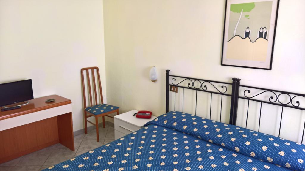 Albergo Golfo ฟอลลอนนีกา ภายนอก รูปภาพ