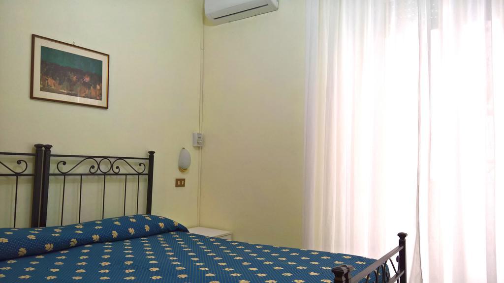 Albergo Golfo ฟอลลอนนีกา ภายนอก รูปภาพ